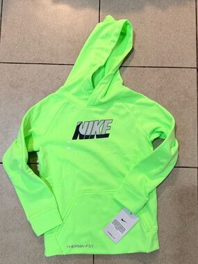 Nike boys therma fit hoodie - NWT size 4